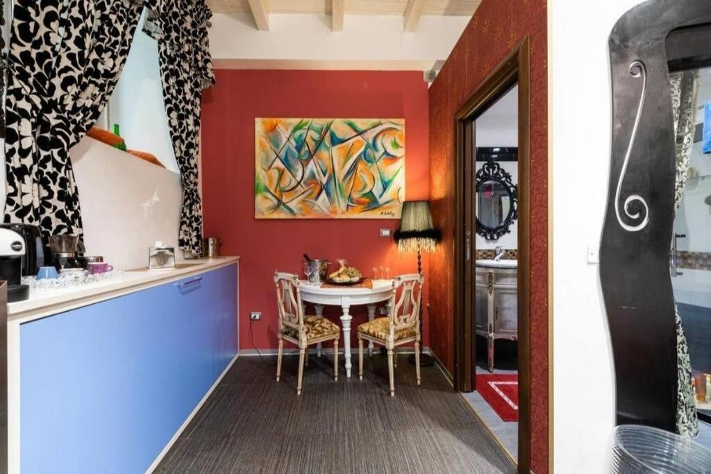 Apt 2 In The Historic Center 바리 외부 사진